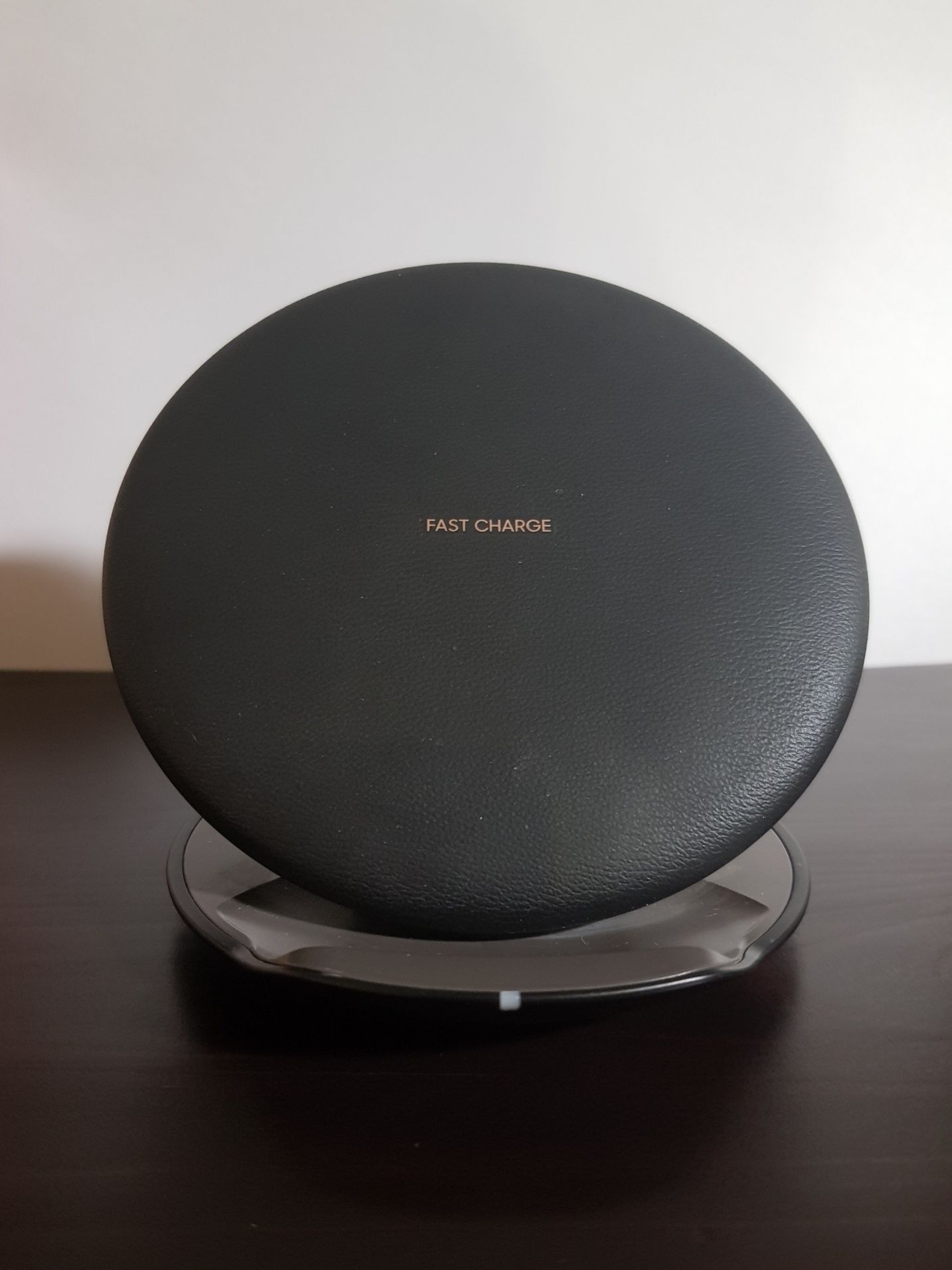 Станция беспроводной зарядки Fast Charge от Samsung