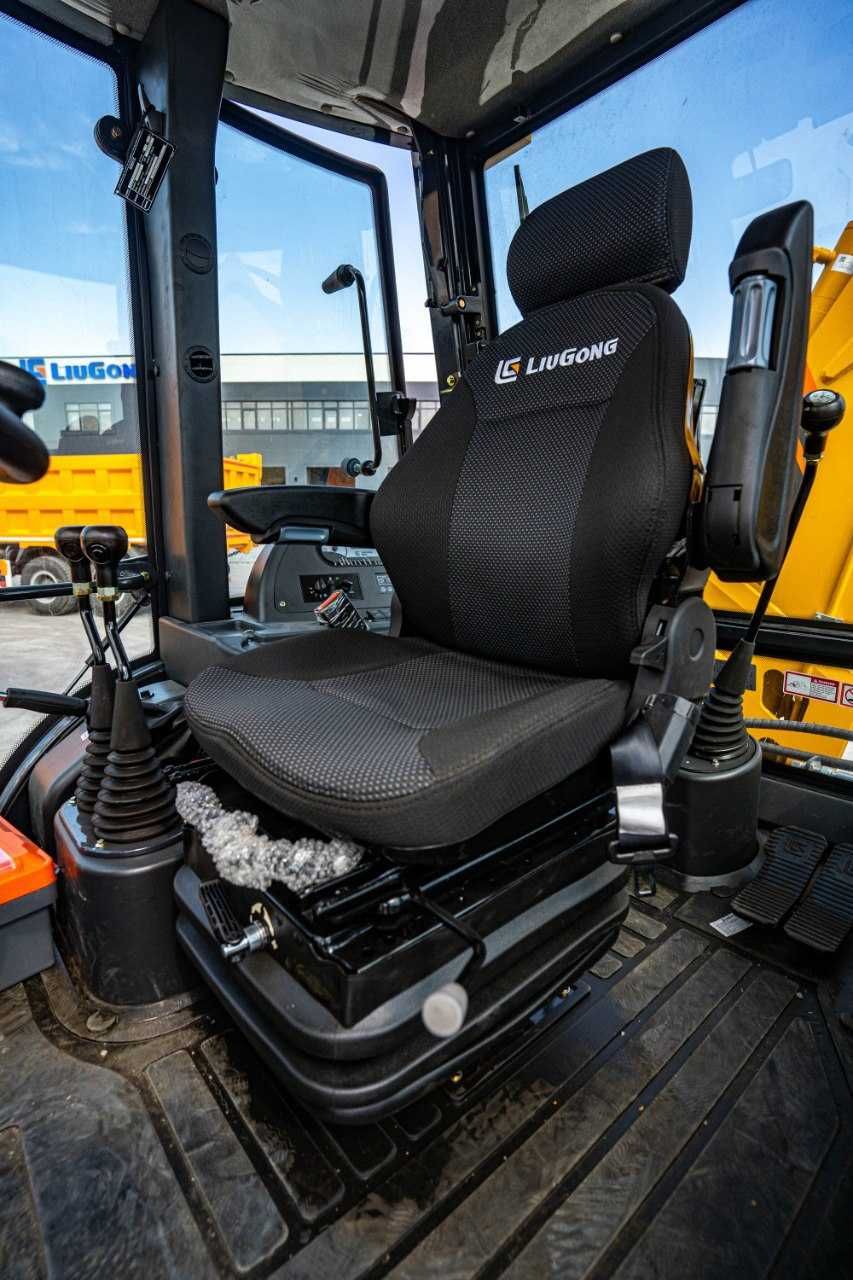 Экскаватор погрузчик LiuGong 777A