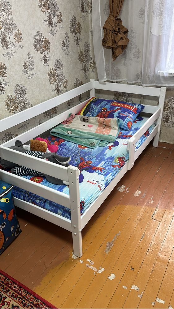 Продам кровать детскую