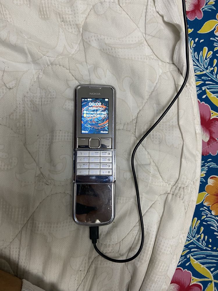 Nokia 8800 с коробкой с зарядкой