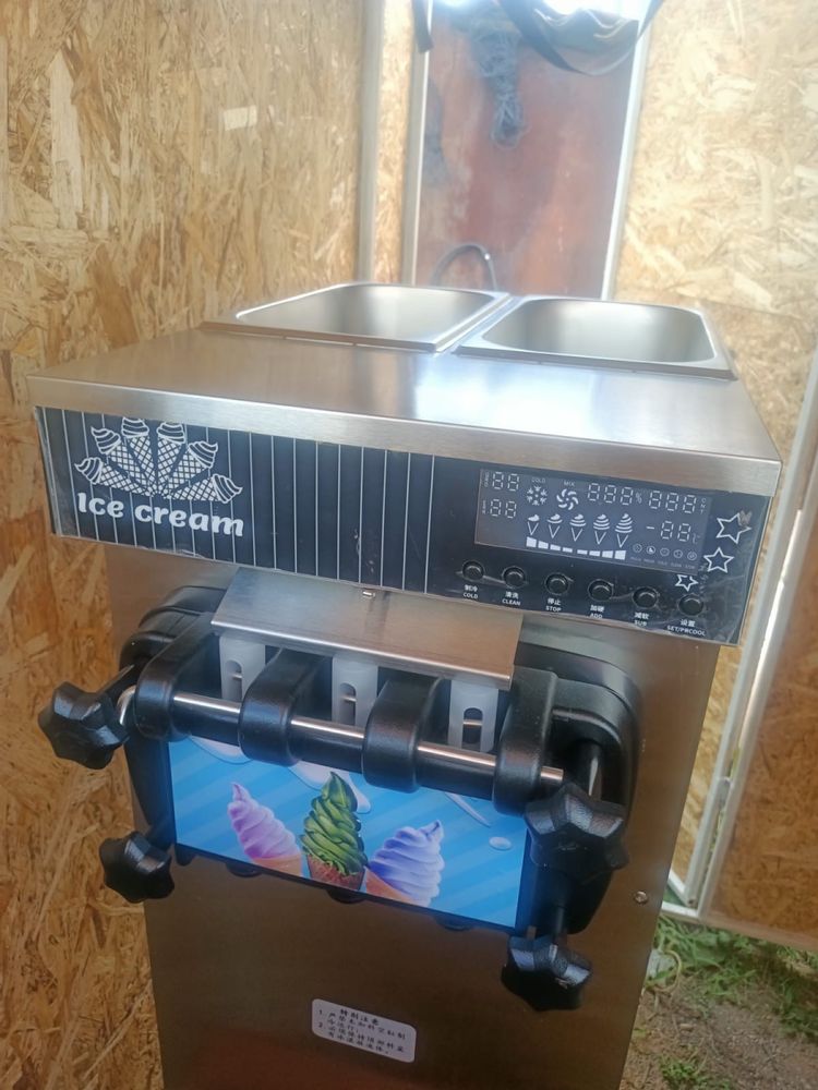 Продам фризер мороженого