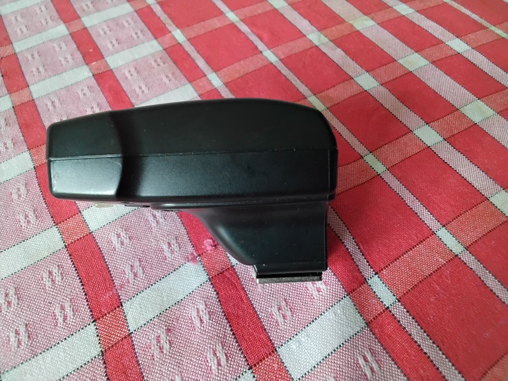 Продам вспышку nikon sb400.