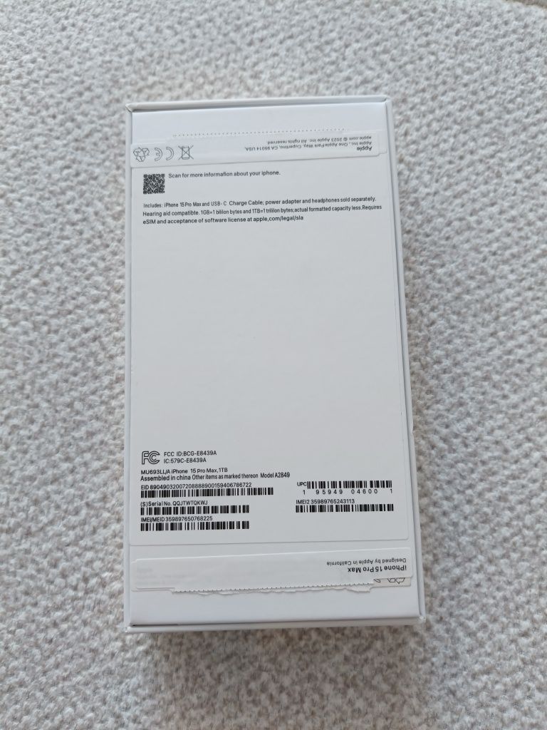 Iphone 15 pro max , новый