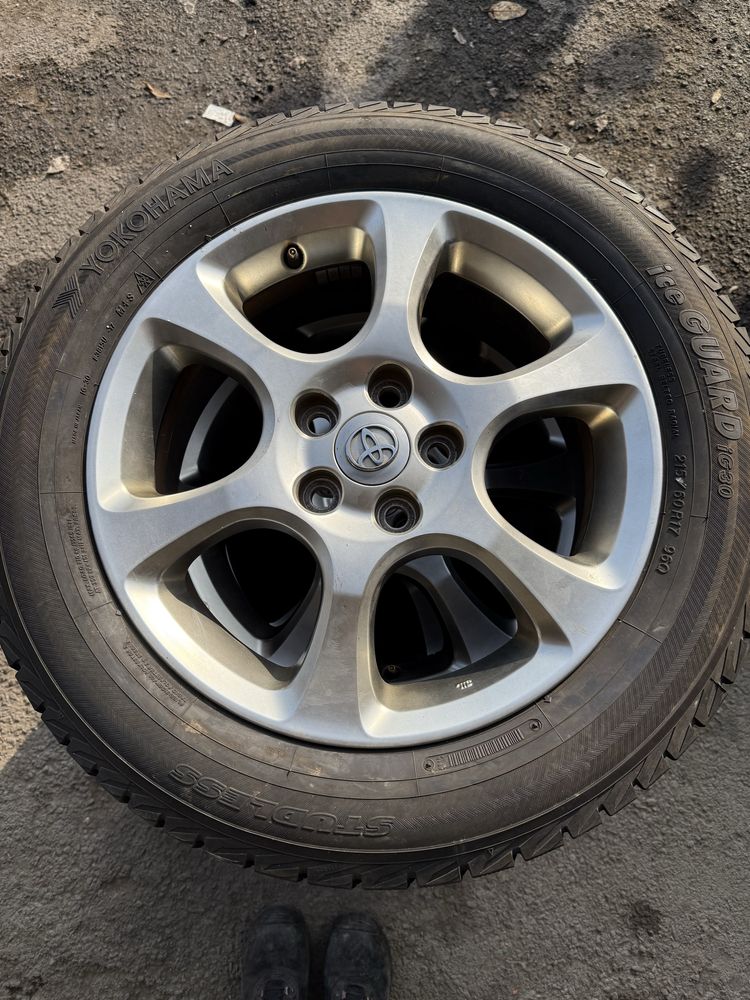 Диск с шинами зимний  Toyota/Lexus r17/ 5*114.3 Estima