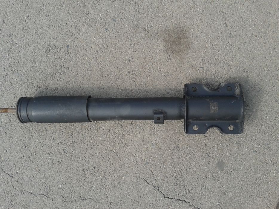 Продам амортизаторы пружины на БМВ 3.5. 7.