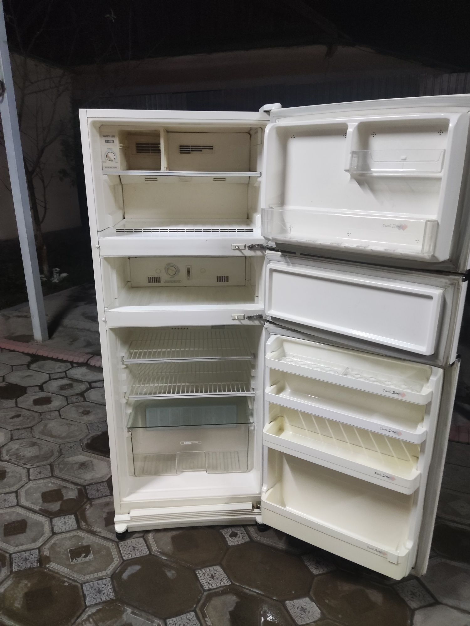 Продам холодильник в хорошем состоянии новый мотор