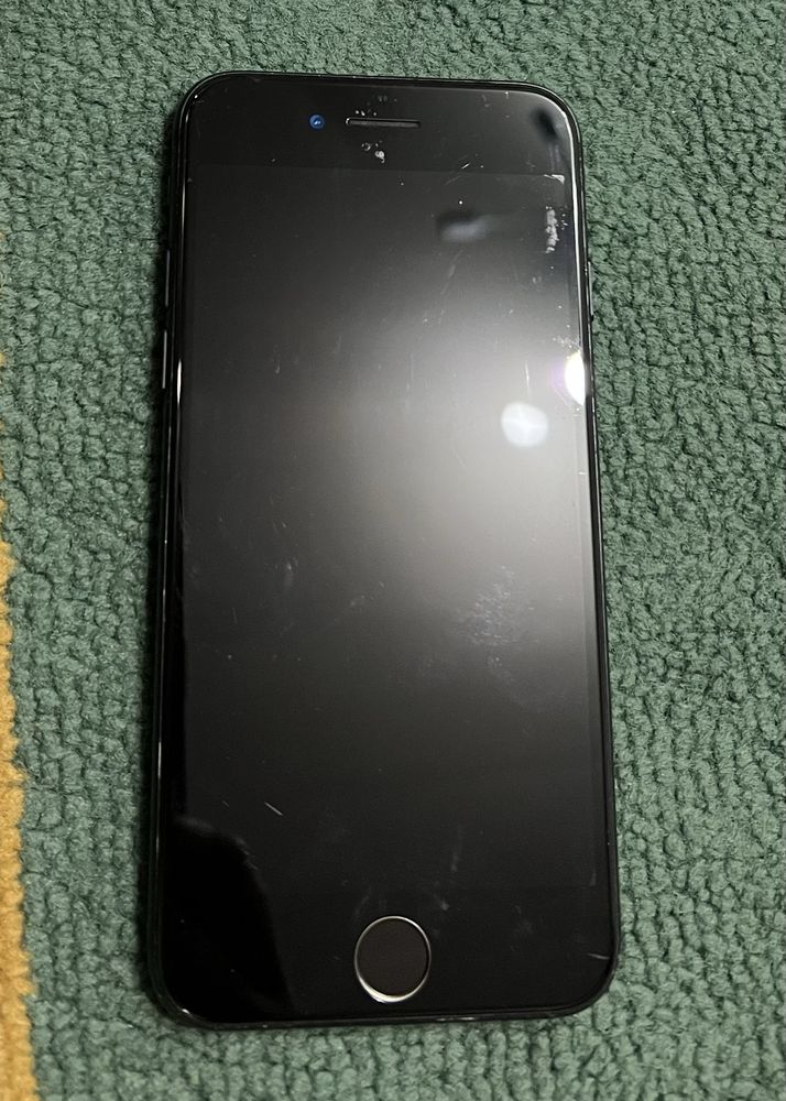 iPhone  7. Б/у . В отличном состоянии2️⃣5️⃣0️⃣0️⃣0️⃣0️⃣