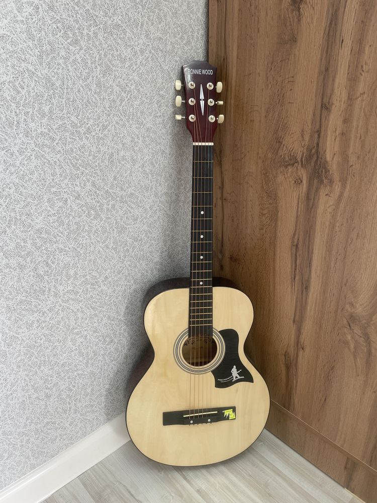 ДВЕ! б/у гитары Ronnie Wood AG38