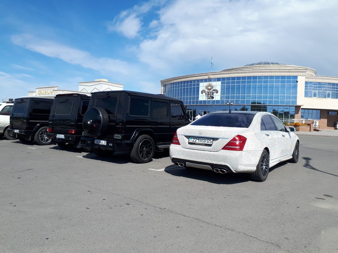 Прокат авто LC200.