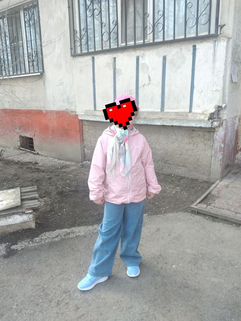 Продам куртки для девочки весна-осень