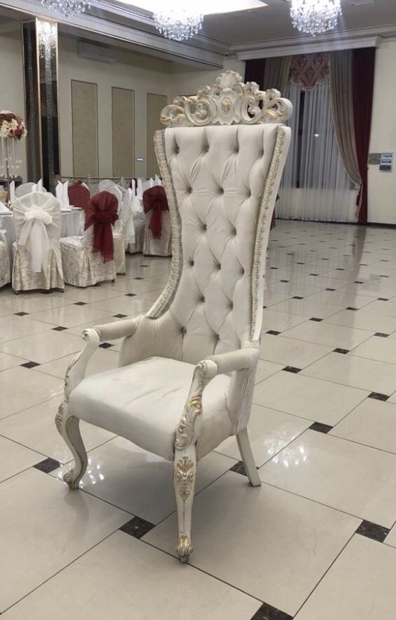 Стол стулья прозрачные в аренду кьявари chiavari для мероприятий