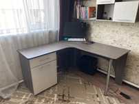 Продам кровать , стол , полку