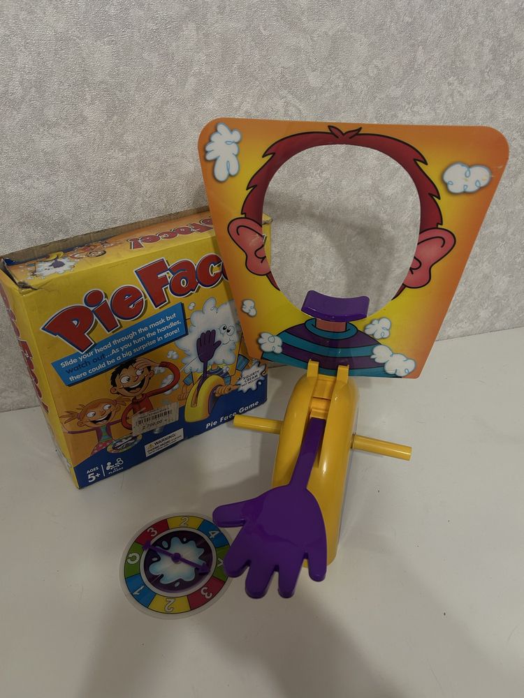 Игра pie face (торт в лицо)