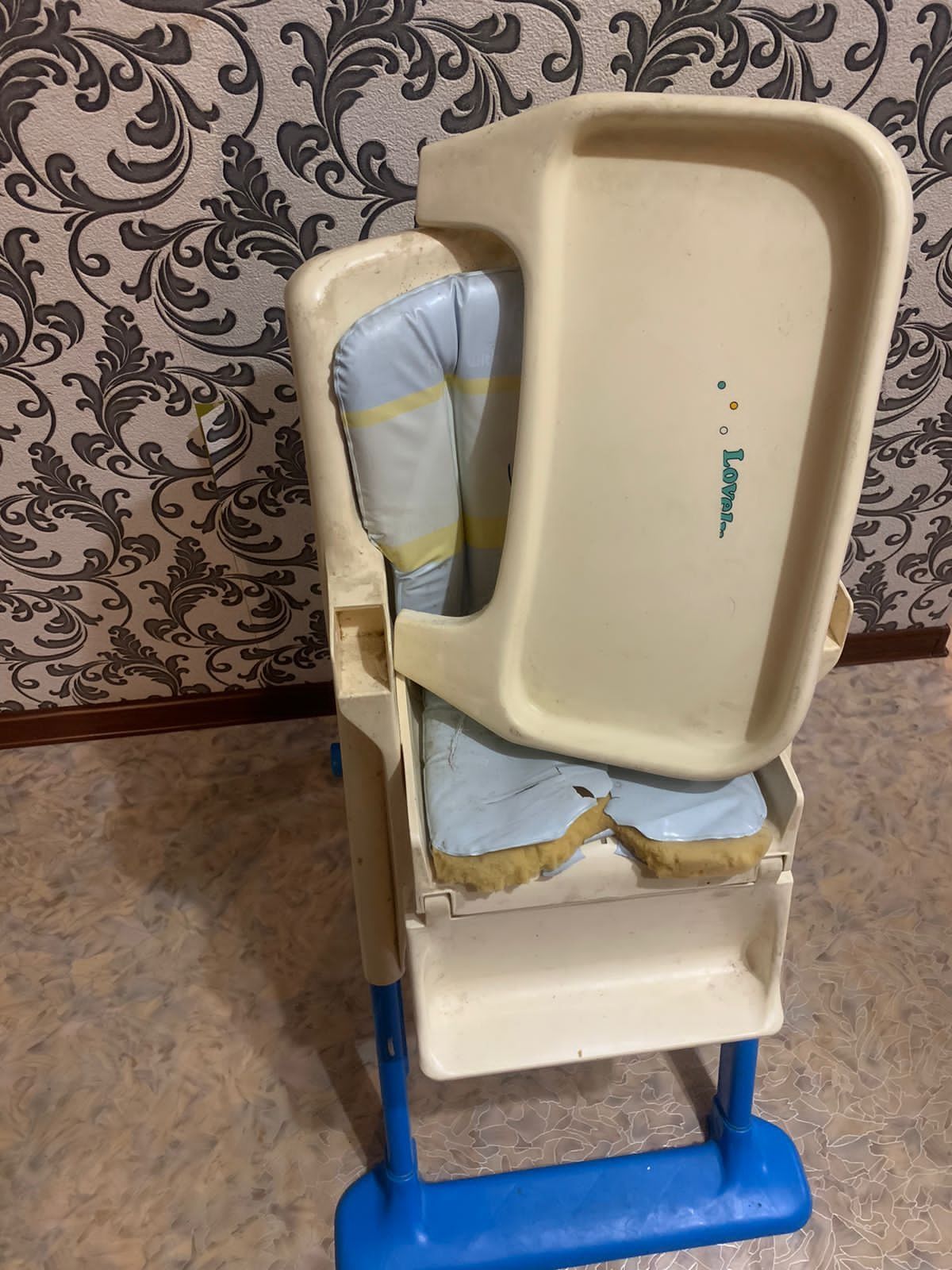 Стул детский 500 тенге срочно продаю