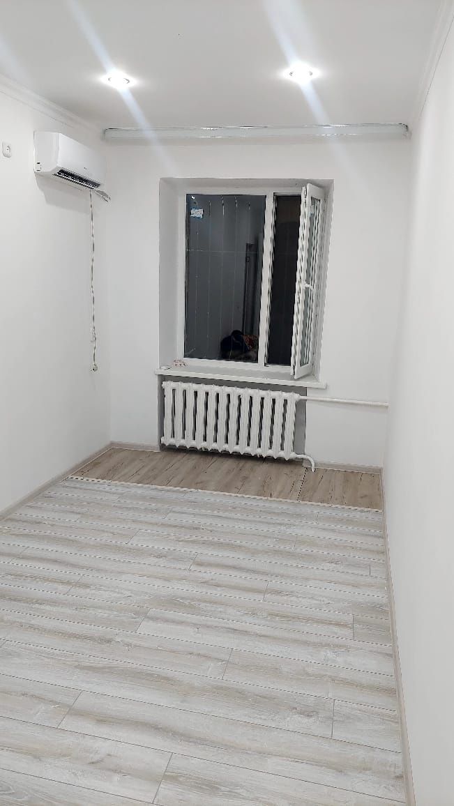 Продается 2 х комнатная квартира.В центральном рынке.