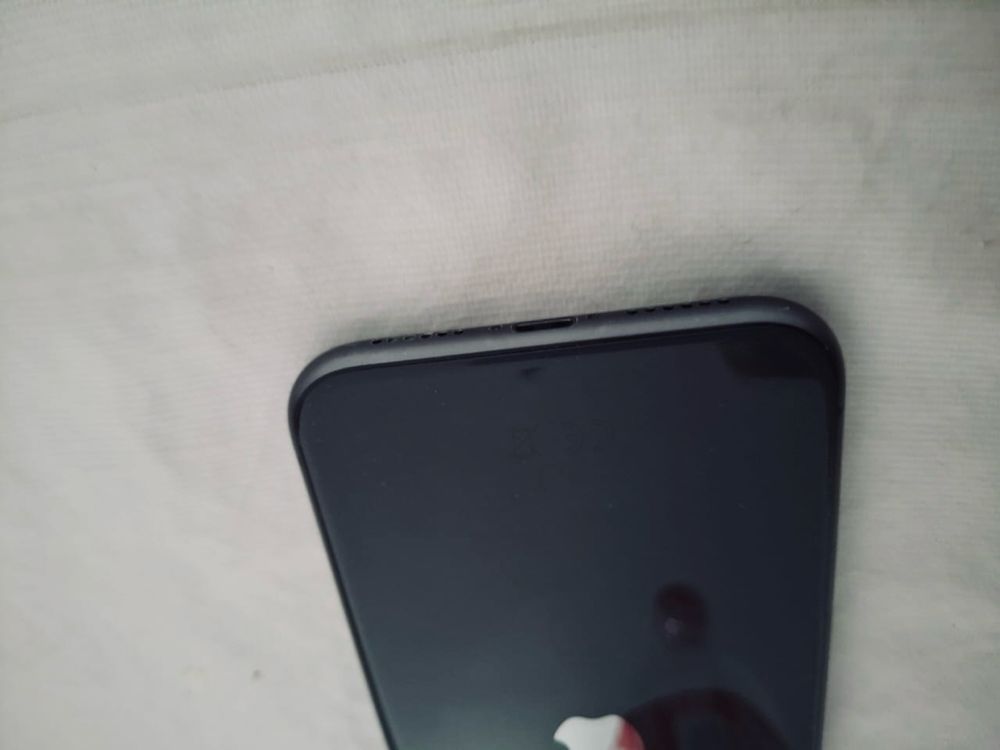 iPhone 11 черный