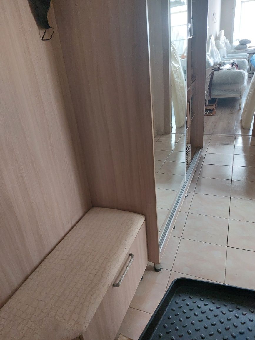 Продам шкаф для прихожей