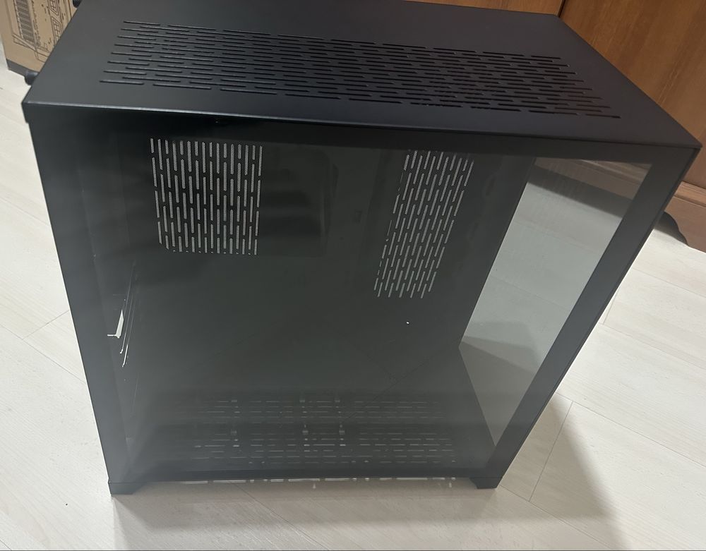 Корпус Lian Li O11 Dynamic