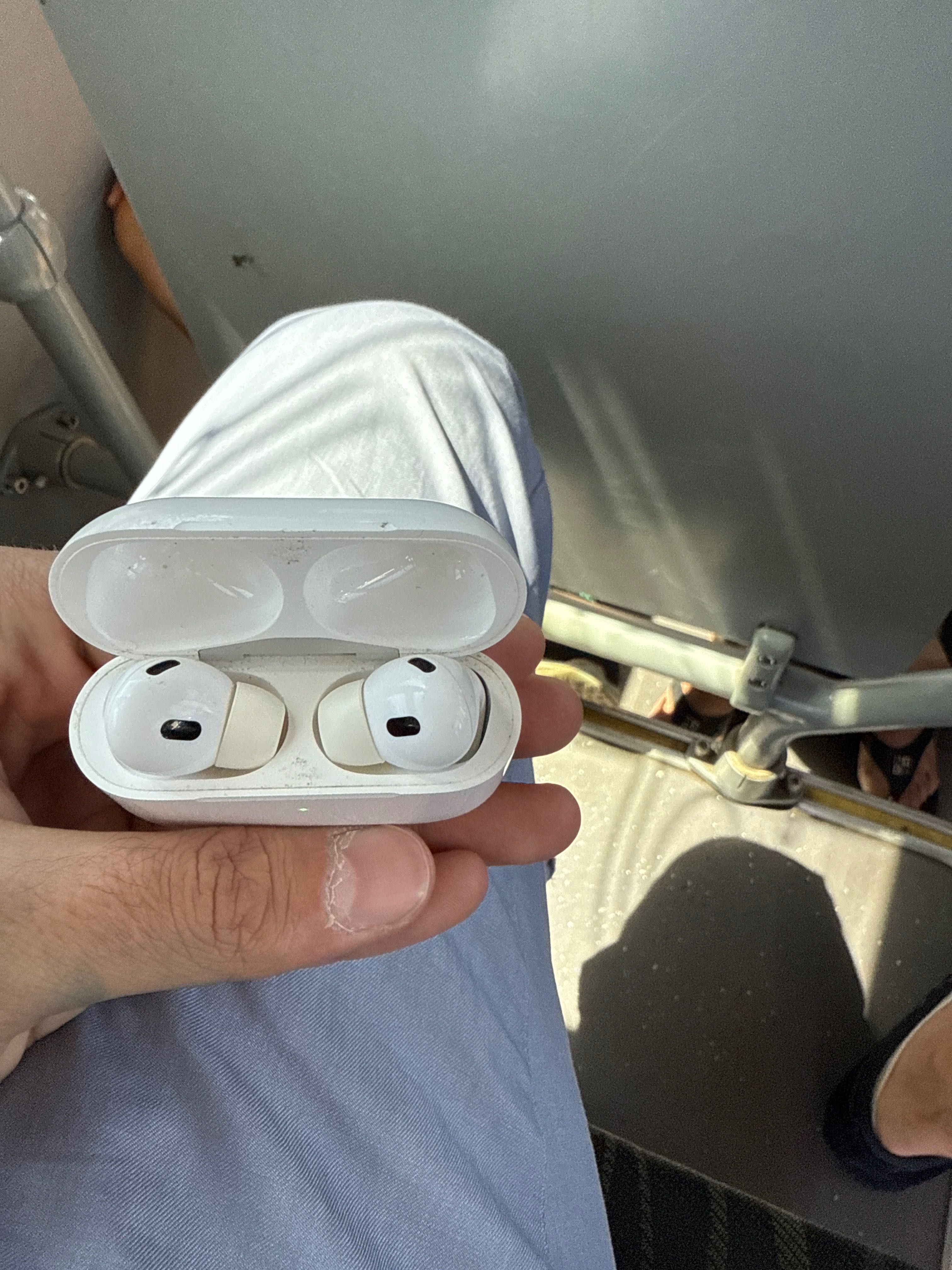 Продам AirPoods последнего поколения