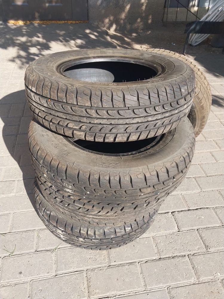 Продам шины R13 дешево