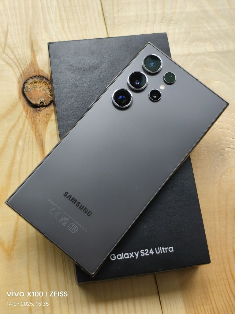 Samsung S24 Ultra 256 gb Ram 12 5G полный комплект