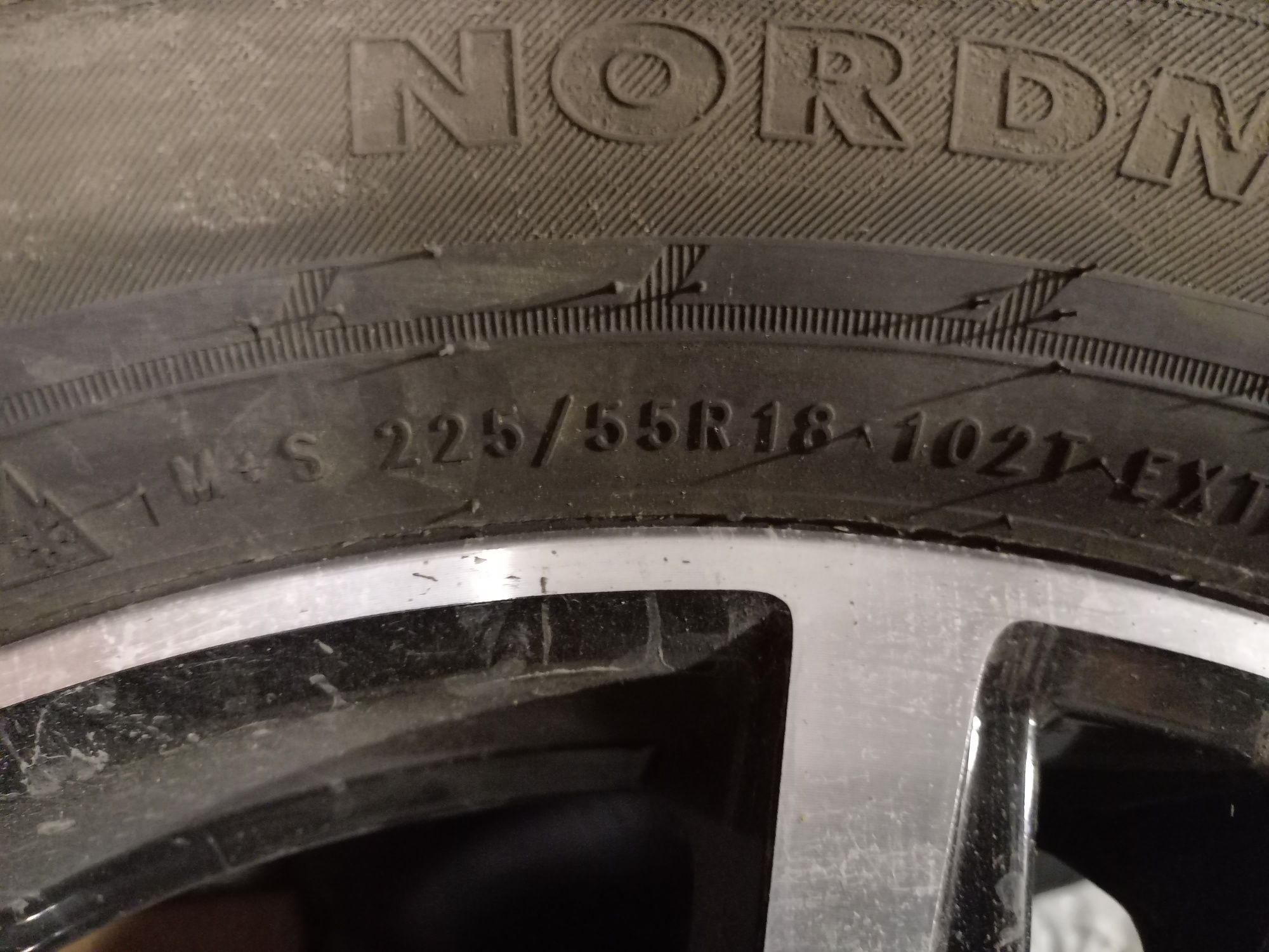 Продам комплект зимних колес 225/55R18 с Mitsubishi Outlander