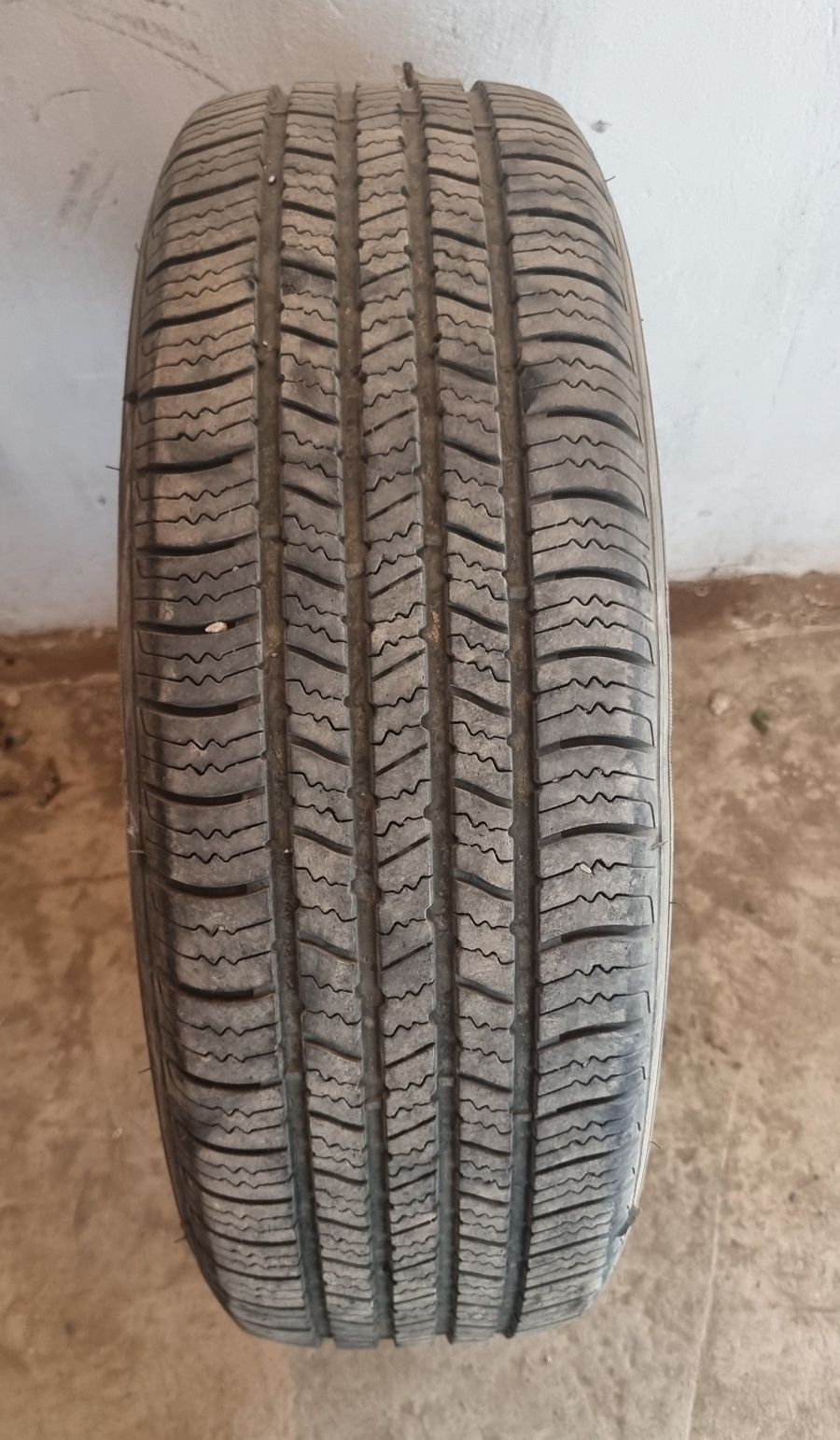 Жақсы күйдегі 205/65/16 дөңгелек сатылады.