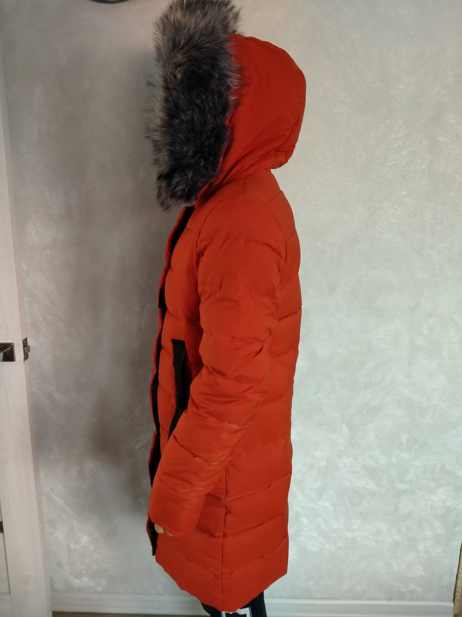 Продам куртку б/у(зимняя) раз L(42-44))