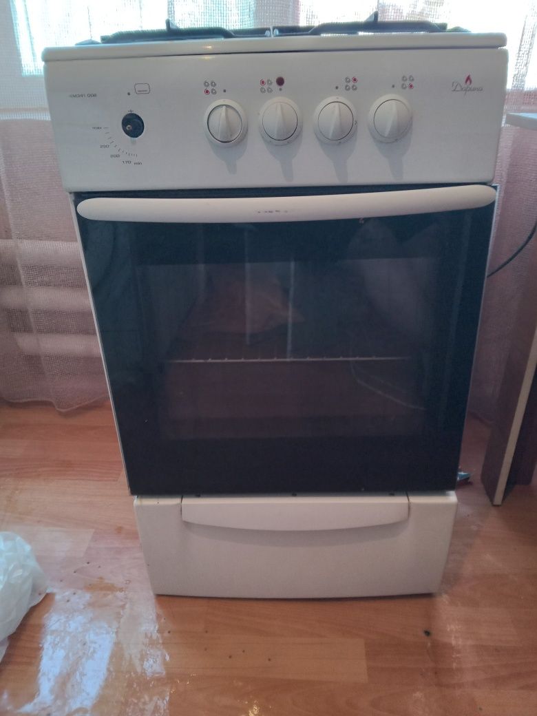 Продам газовую плиту