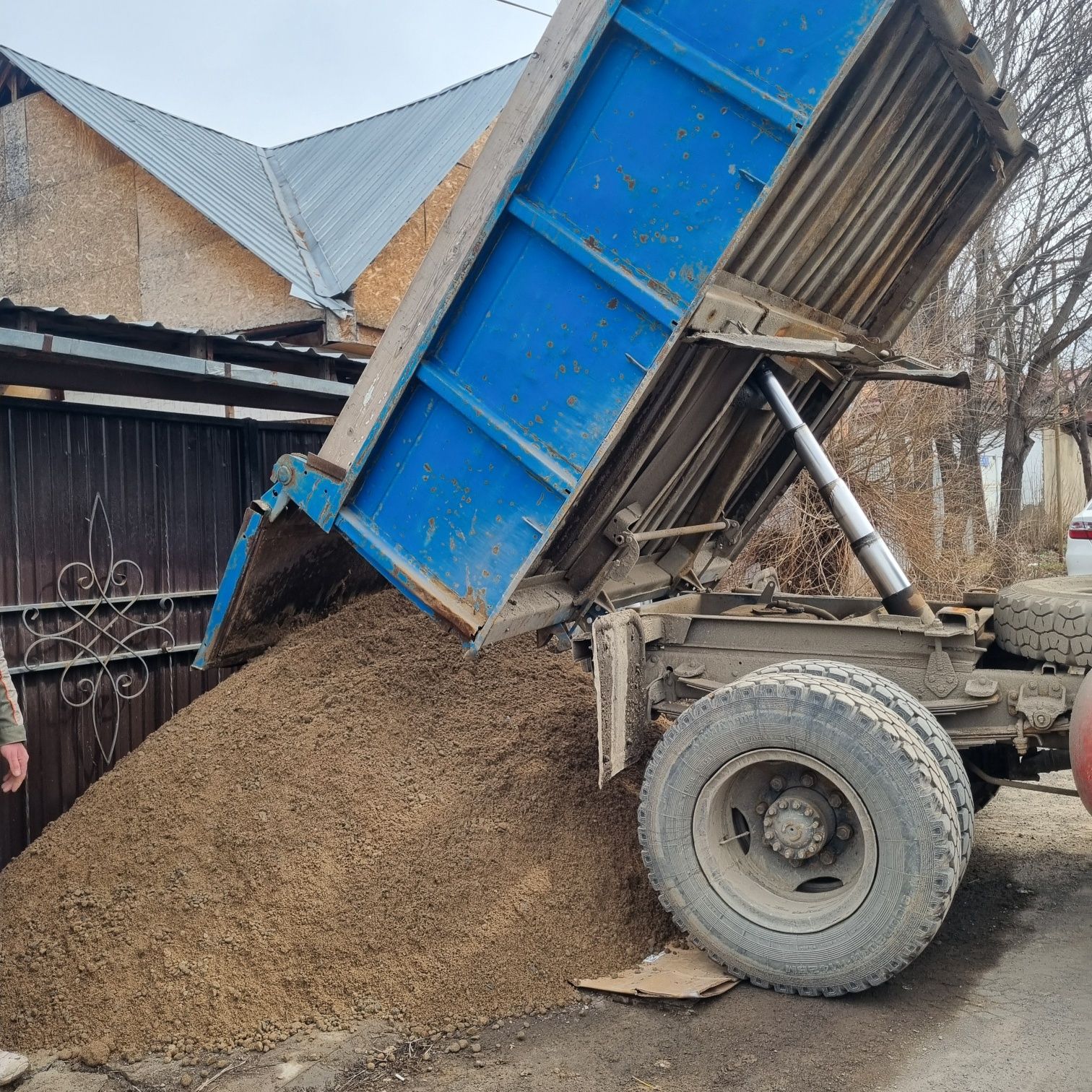 Зил камаз.Доставка сыпучих грузов. Вывоз мусора