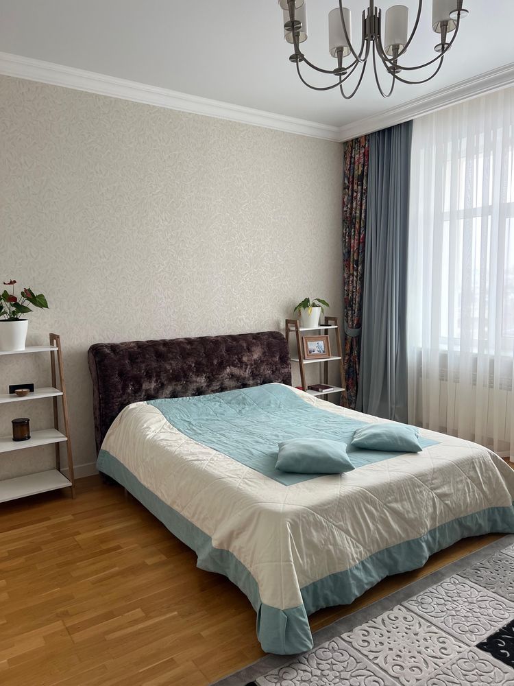 Продам спальнюю кровать графит с ортопедическим матрасом