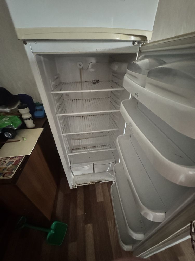 Продаю холодильник Срочно