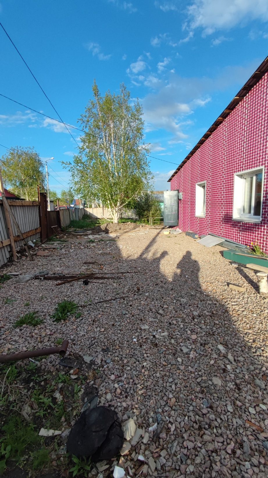 Продам 2 комнатный дом в районе 17 школы, с центральным отоплением .