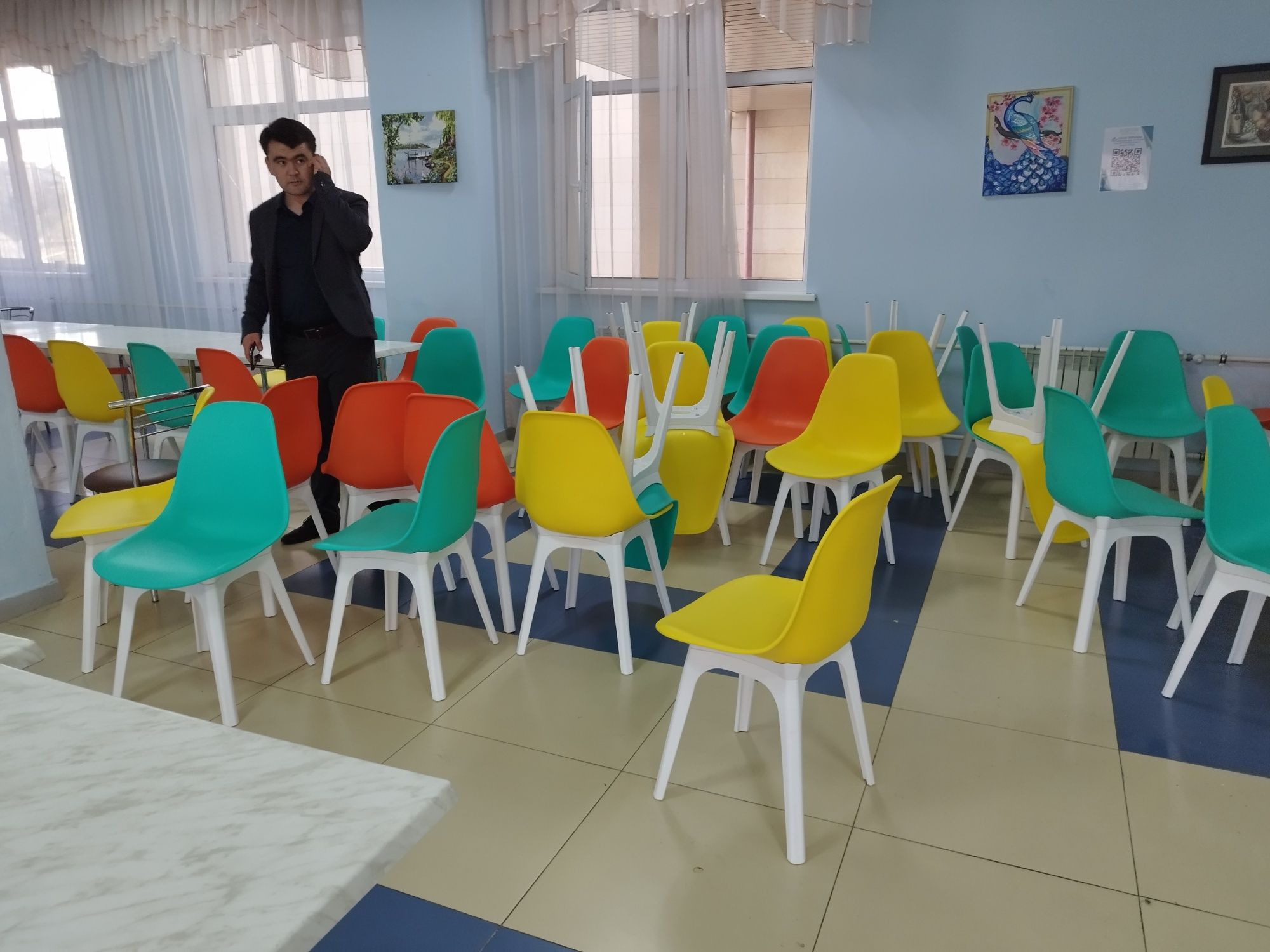 Стулья,столы ,экопластик