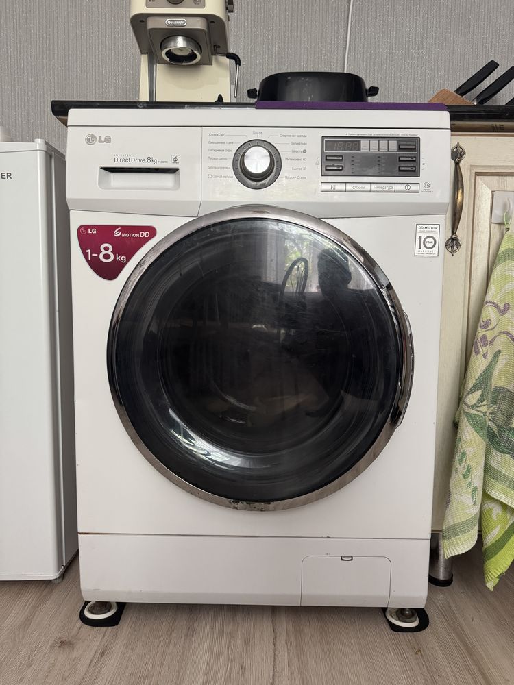 Продам стиральную машину LG 8КГ