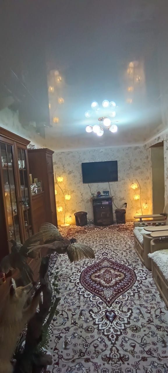 Продам 3-х комнатную квартиру  и земельный  участок в черте города