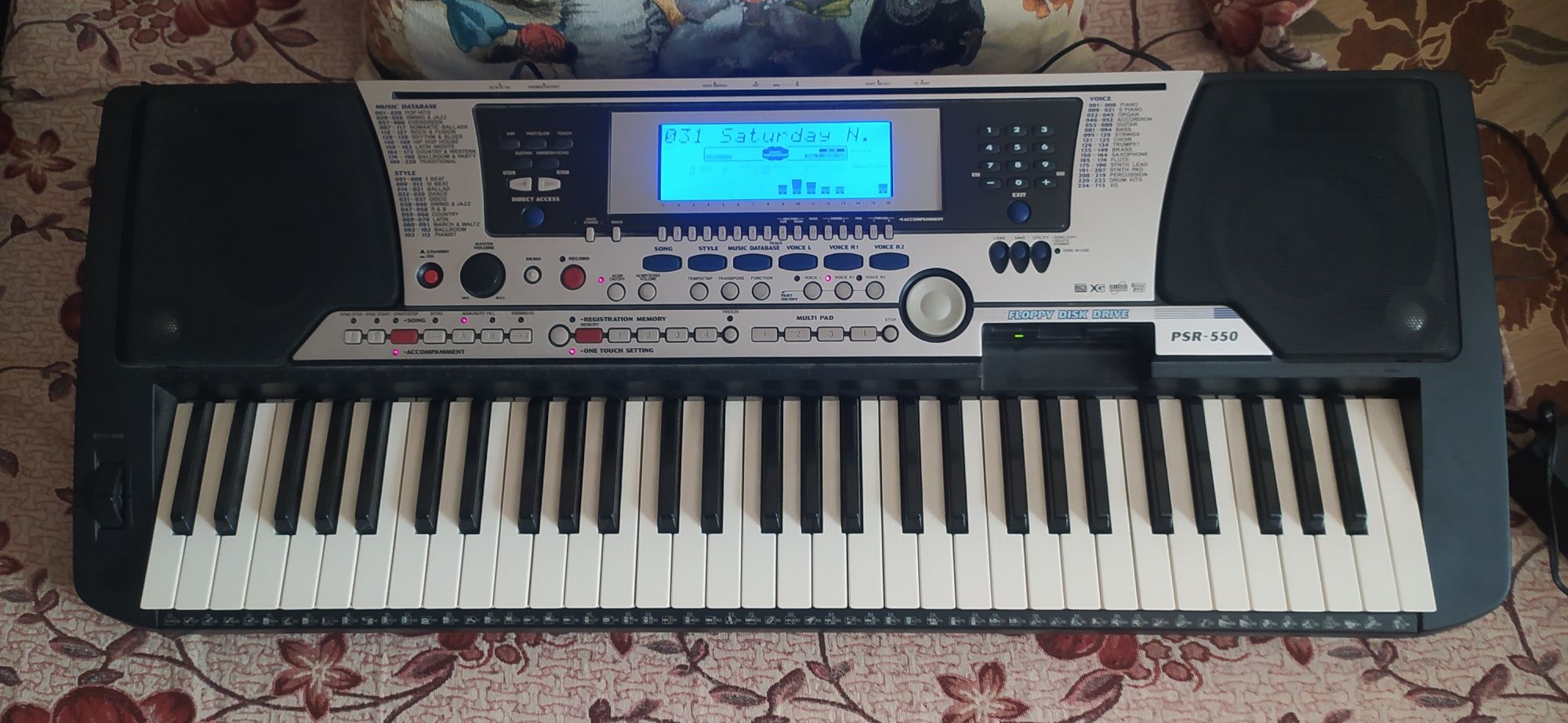 Yamaha PSR - 550