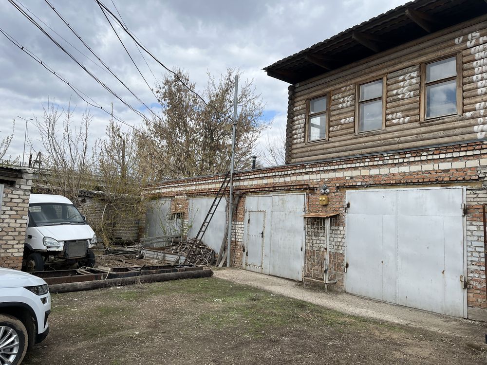 помещения, гаражи 220 м2, центр