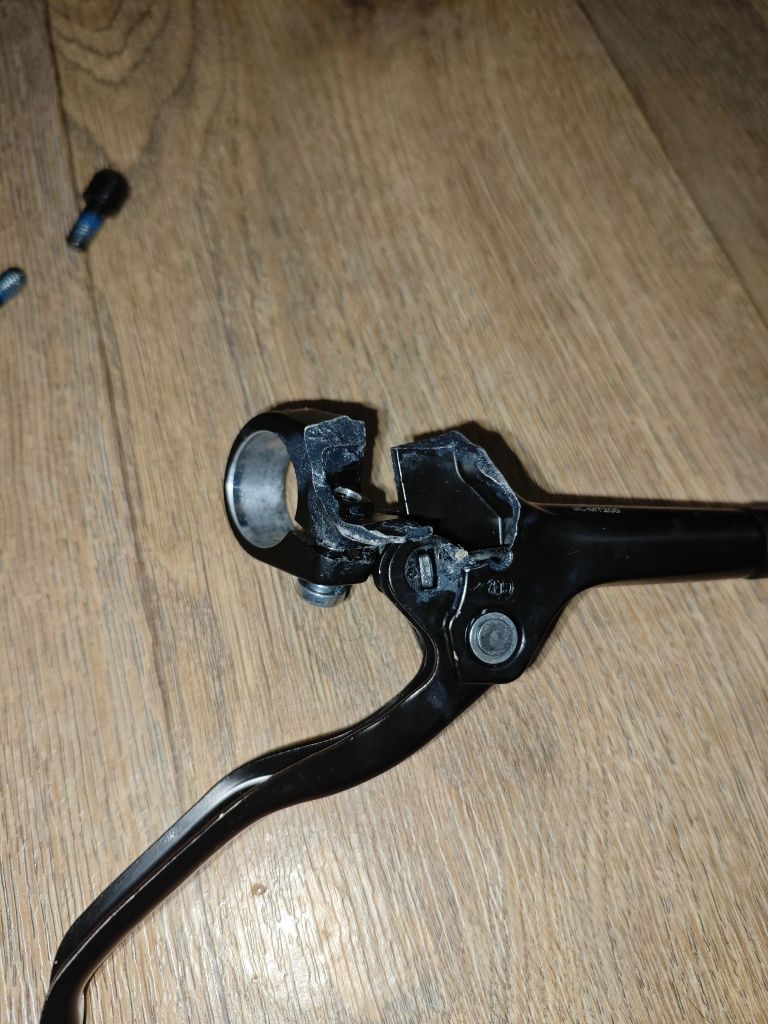 Передний гидравлический тормоз для велосипеда shimano mt 200