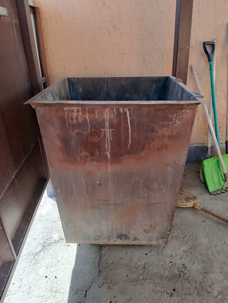 Продается урна для мусора