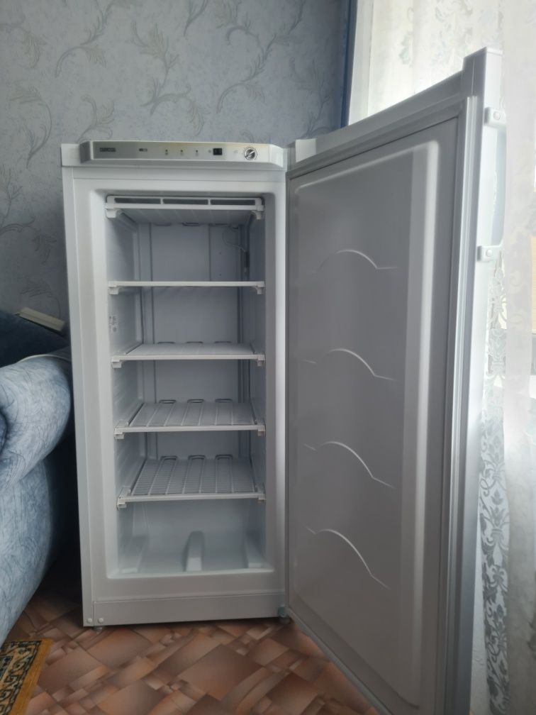 Продам морозильник Атлант