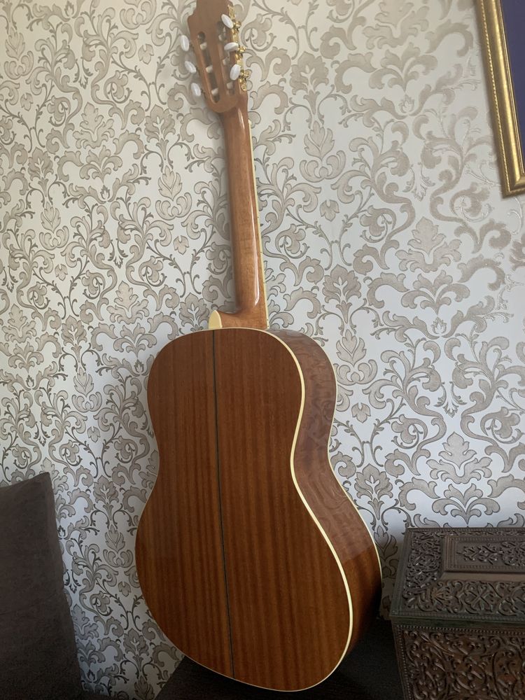 Гитара классич .Oriental  cherry CG 100 в отличном состоянии