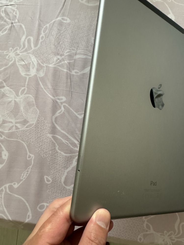 Продам Айпад Ipad Модел А1652 Тоебует Замены Дисплея