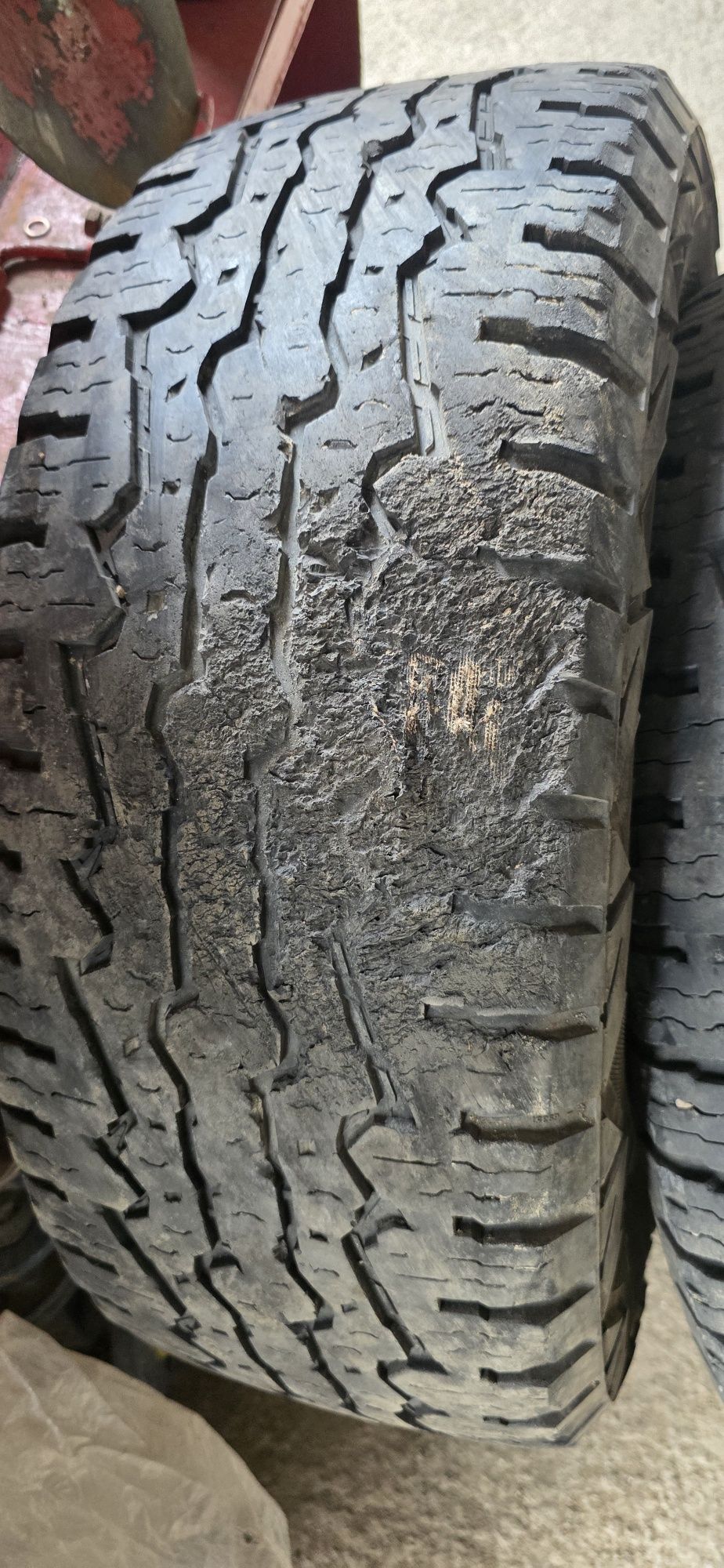 Продам  3 колеса Nokian Outpost AT 265/70 R16 112T