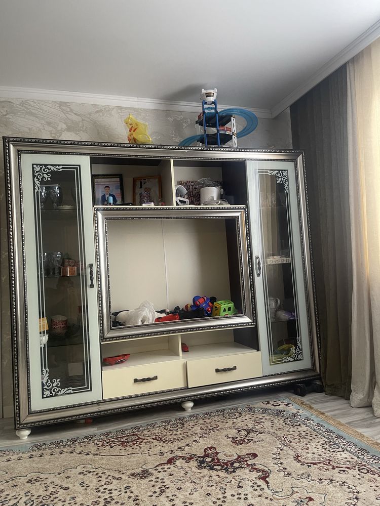 Продается стенка горка для гостиной!