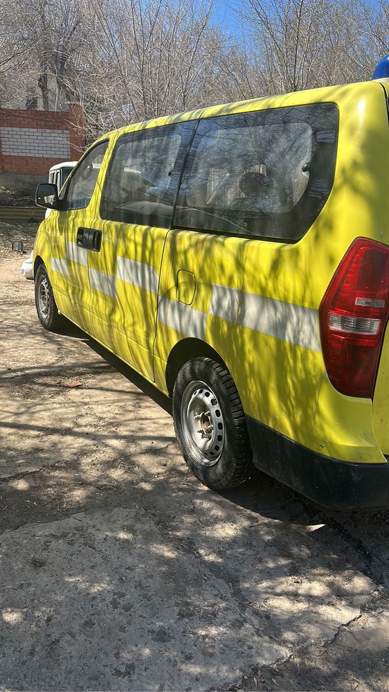 Хундай H-1 с новым двигателем от Лексус