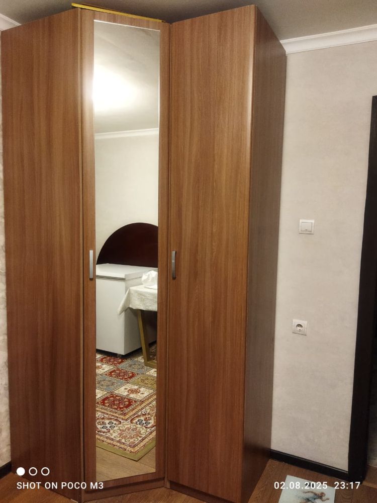 Продается угловой шкаф