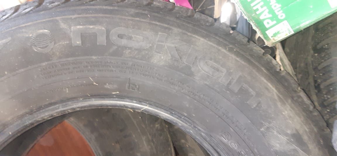 Nokian комплект  бу  зимняя липучка