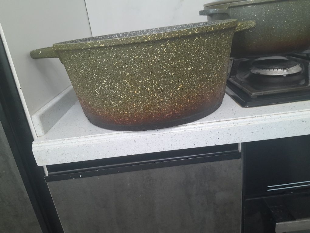 Кастрюля со стеклянной крышкой