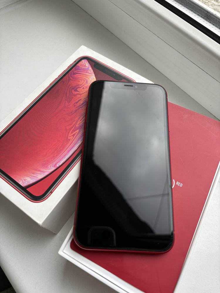 iPhone xr 64 гб красный
